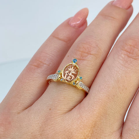 Anillo 15 Años Ovalados Circones Blancos Celestes Tres oros 18k / Talla 7 1/2 / 2,7 Gr †
