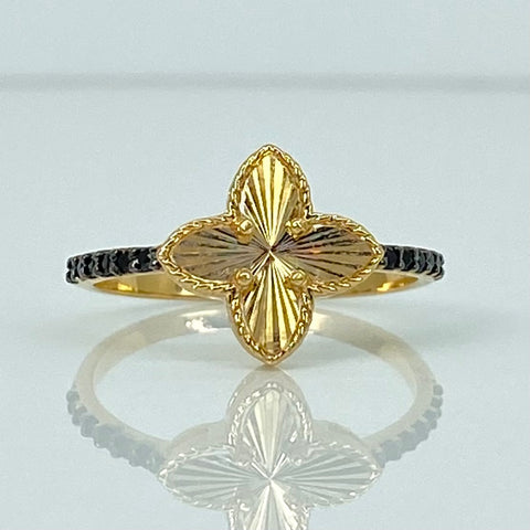 Anillo Trebol Diamantado Circones Negros Oro amarillo 18k / Talla 7 1/2 / 2 Gr