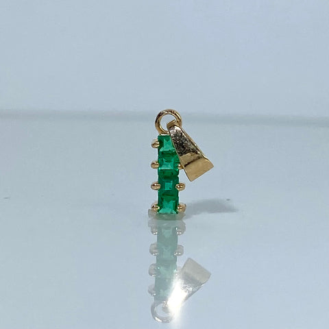 Dije Largo / 30 Pts Esme Oro amarillo 18k 0,65 Gr / 1,8 Cm  *