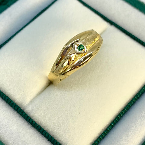 Anillo Fondo Diamantado Circón Verde Oro amarillo 18k / Talla 9 1/4 / 1,56 Gr