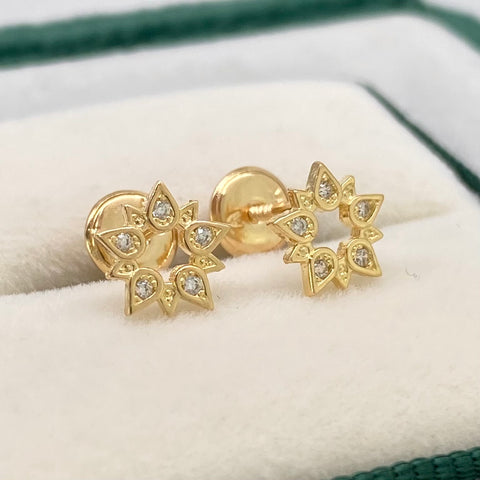 Topos Flor Circones Blancos Oro amarillo 18k 1,0 Gr / 6,9 mm  *