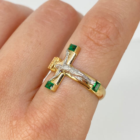 Anillo Cruz Cristo Circones Verdes En Puntas Oro amarillo y Oro blanco 18k / Talla 8 / 3,63 Gr †