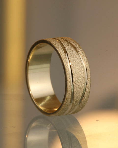 Anillo Argollas Arenado Lineas Curvas POR FABRICACION Oro amarillo 18k / Talla 7 /10 / 13,84 Gr *