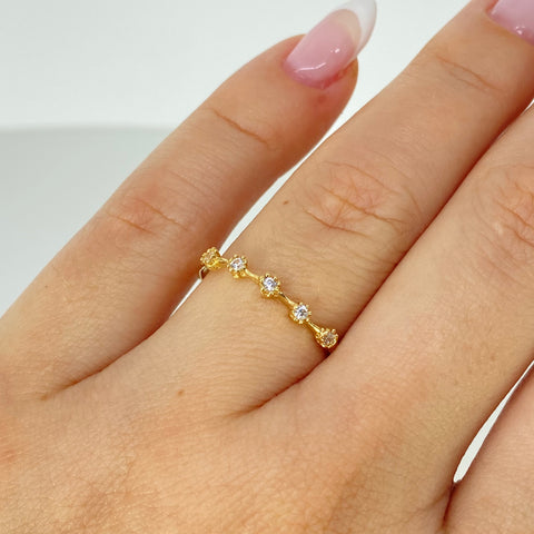 Anillo Circulos Circones Blancos Oro amarillo 18k / Talla 7 / 1,12 Gr