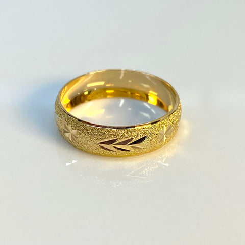 Anillo Argolla Destellos Fondo Diamantado Oro amarillo 18k / Talla 8 1/4 / 1,88 Gr *