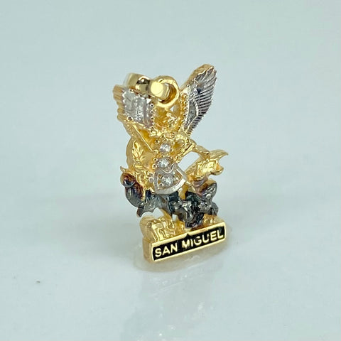 Dije San Miguel Arcangel Circones Blancos Oro amarillo y Oro blanco 18k 1,75 Gr / 2 Cm  *