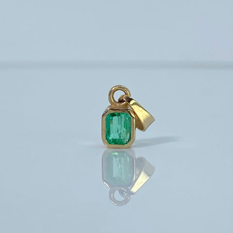 Dije Bisel Rectangular / 70 Pts Esme Oro amarillo 18k 0,93 Gr / 1,5 Cm  *