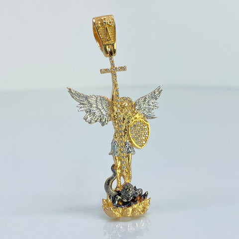Dije San Miguel Arcangel Circones Blancos Oro amarillo y Oro blanco 18k 9,35 Gr / 5,6 Cm  *