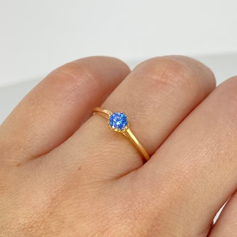 Anillo Solitario Circon Azul Oro amarillo / Talla 5 1/2 / 1,61 Gr