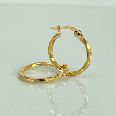 Candongas Entorchada Cuadrada Oro amarillo 18k 1,4 Gr / 2,2 Cm  *