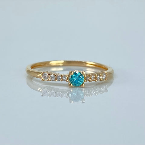 Anillo Solitario Churumbela Circon Blancos Azules Oro amarillo / Talla 7 / 1,47 Gr