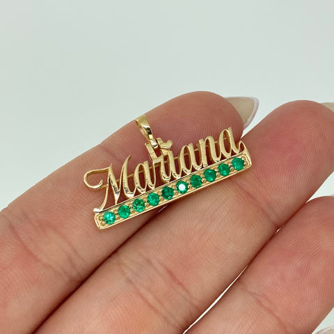 Dije Nombre Personalizado Con Esmeraldas POR FABRICACIÓN Oro amarillo 18k 4,8 Gr / 3 Cm *