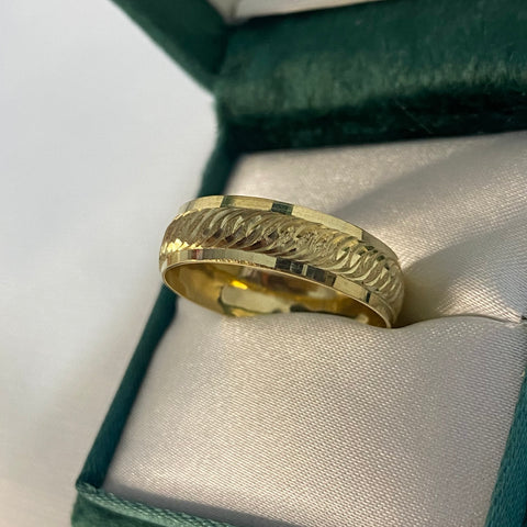Anillo Argolla Diamantada Oro amarillo 18k / Talla 10 1/2 / 1,97 Gr