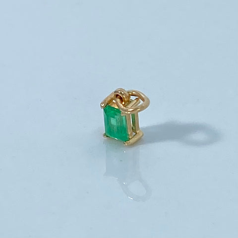 Dije Rectangular / 25 Pts Esme Oro amarillo 18k 0,4 Gr / 1 Cm *
