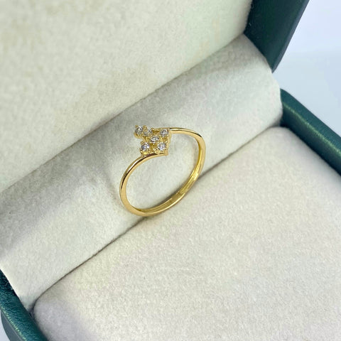 Anillo Cruz Circones Blancos Oro amarillo 18k / Talla 5 3/4 / 0,98 Gr