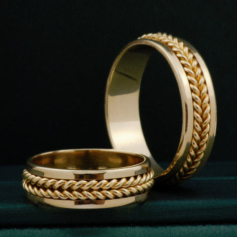 Anillo Argollas Centro Entorchado POR FABRICACIÓN Oro amarillo 18k / Talla 7 / 15 Gr *