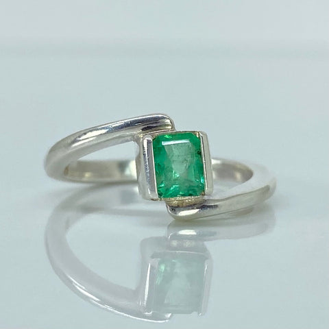 Anillo Esmeralda Rectangular 0.5Ct / Talla 6 1/2 Plata 925 3,25 Gr *