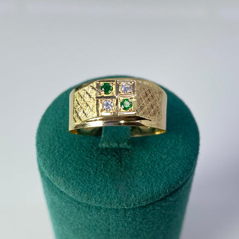 Anillo Cuadro Circones Verdes Oro amarillo 18k / Talla 11 3/4 / 4,18 Gr
