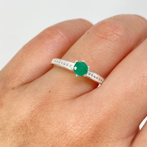 Anillo Churumbela 0.22Pt Esmeralda Circones / Talla 6 3/4 Plata 925 2,32 Gr *