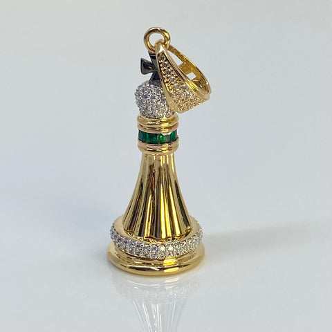 Dije Reina De Ajedrez Circones Blancos Y Verdes Oro amarillo Oro Blanco 18k 10,39 Gr / 5,2 Cm  *