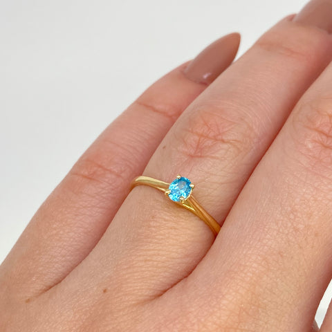 Anillo Solitario Circon Azul Cielo Oro amarillo 18k / Talla 6 / 1,74 Gr †