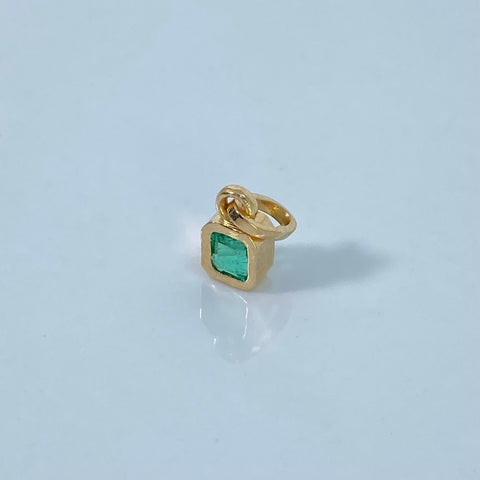 Dije Bisel Rectangular / 70 Pts Esme Oro amarillo 18k 0,86 Gr / 1,5 Cm  *