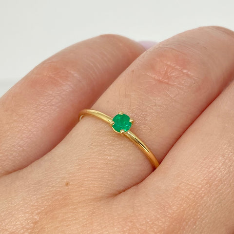 Anillo Solitario Esmeralda 17PTS Oro amarillo 18k / Talla 6 3/4 / 1,16 Gr *