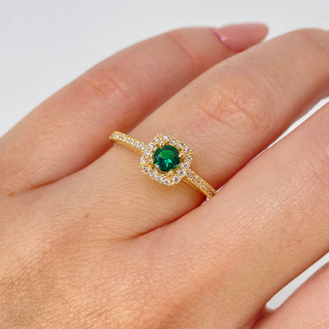 Anillo Solitario Cuadrado Circones Blancos Verde Oro amarillo / Talla 7 3/4 / 2,22 Gr *