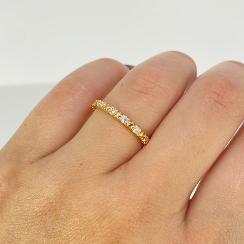 Anillo Churumbela Estrellas Circones Blancos Oro amarillo 18k / Talla 7 / 1,75 Gr †