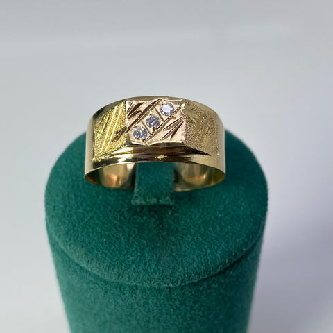 Anillo Cuadro Circones Blancos Oro amarillo 18k / Talla 13 / 4,66 Gr