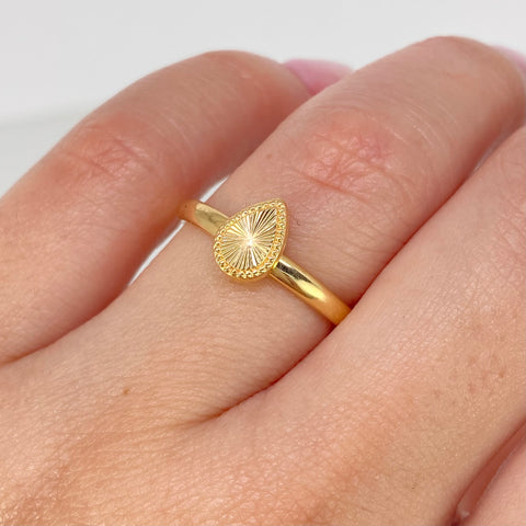 Anillo Lagrima Diamantada Oro amarillo / Talla 7 1/2 / 1,25 Gr *