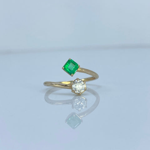 Anillo Tu y Yo / 30 Pts Diamante / 23 Pts Esmeralda Oro amarillo 18k / Talla 6 / 1,81 Gr *