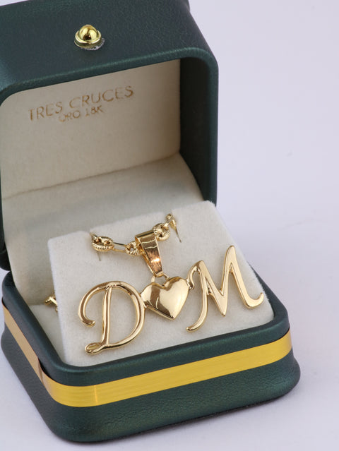 Dije Iniciales Corazón Personalizado  POR FABRICACION Oro amarillo 18k 4,62 Gr *
