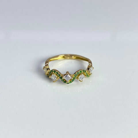 Anillo Curvas Circones Blancos Y Verdes / Talla 6 1/4 / 2,0 Gr