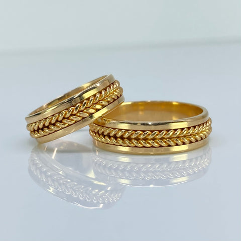 Anillo Argollas Centro Entorchado POR FABRICACIÓN Oro amarillo 18k / Talla 7 / 15 Gr *