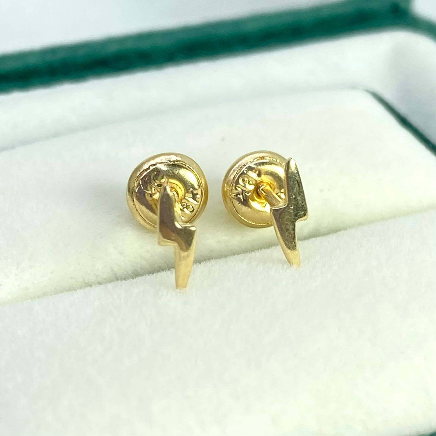 Topos Rayo Oro amarillo 18k 0,60 Gr / 7,7 mm – Tres Cruces Oro 18K