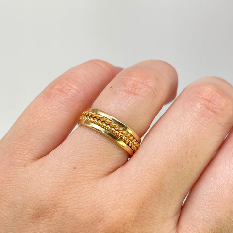 Anillo Argollas Centro Entorchado POR FABRICACIÓN Oro amarillo 18k / Talla 7 / 15 Gr *