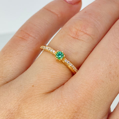 Anillo Solitario Churumbela Circones Verde Blancos Oro amarillo / Talla 5 1/4 / 2,23 Gr †