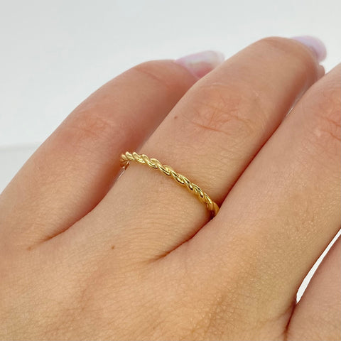 Anillo Entorchado Oro amarillo 18k / Talla 7 / 1,3 Gr *