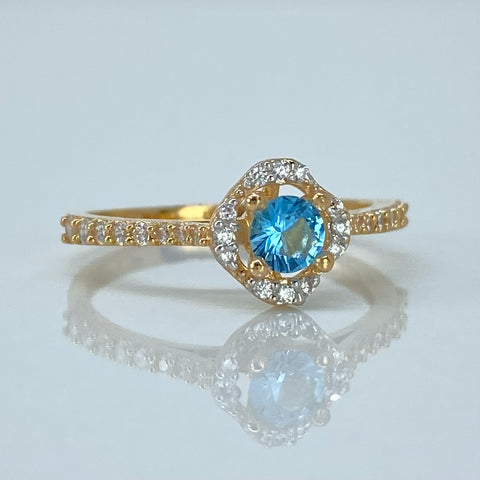 Anillo Solitario Rosa Circon Azul Cielo Y Blancos Oro amarillo 18k / Talla 6 1/4 / 2,03 Gr