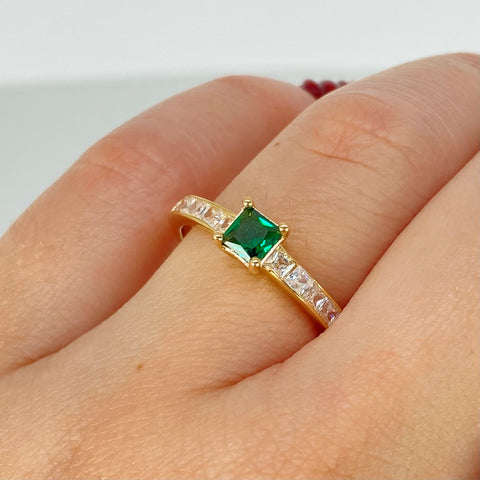 Anillo Solitario Circones Verde Blanco Oro amarillo 18k / Talla 6 3/4 / 2,4 Gr †