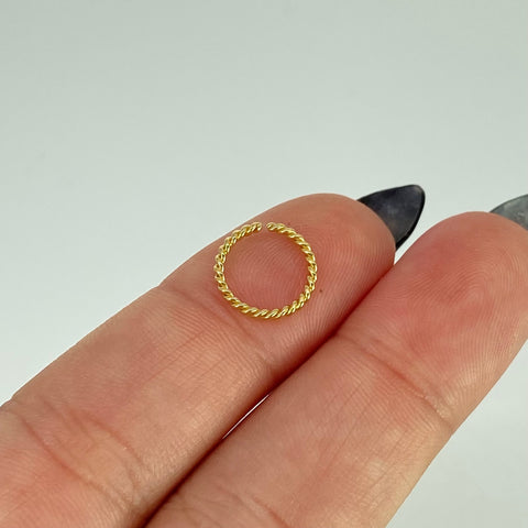 Piercing Aro Entorchado / Oro Amarillo 18k (Joya) / 0,3gr / 1,1cm / (Labio)