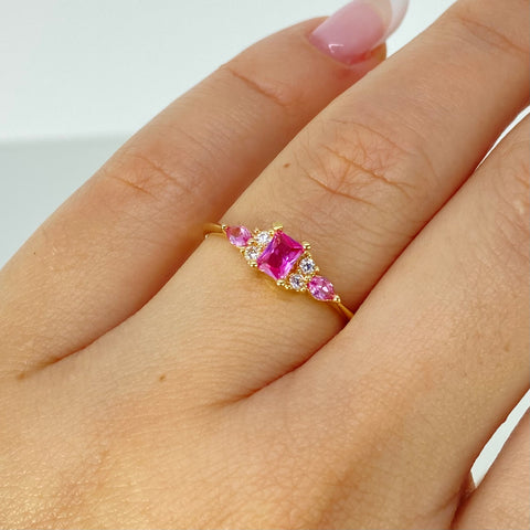 Anillo Solitario Circones Rosas Blancos Oro amarillo 18k / Talla 6 3/4 / 1,76 Gr