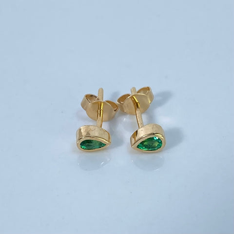 Topos Lagrima Bisel / 30 Pts Esmeralda Oro amarillo 18k 1,5 Gr / 5 mm  *