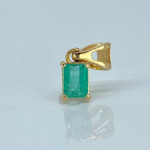 Dije Cuadrado Esmeralda 55PTS Oro amarillo 0,97 Gr / 1,5 Cm *