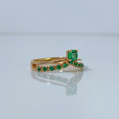 Anillo 15 Años Tiara / 30 Pts De Esmeraldas Oro amarillo 18k / Talla 7 / 2,6 Gr †