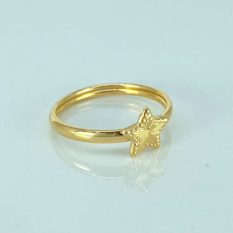 Anillo Estrella Diamantada Oro amarillo 18k / Talla 6 1/2 / 1,18 Gr