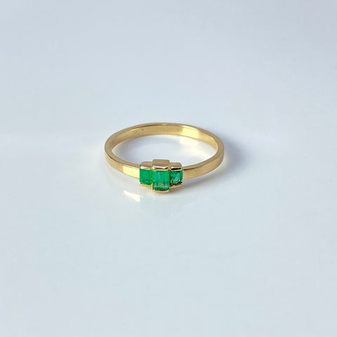 Anillo Carré Esmeraldas / 32 Pts De Esmeraldas  Oro amarillo 18k / Talla 6 1/2 / 2 Gr †
