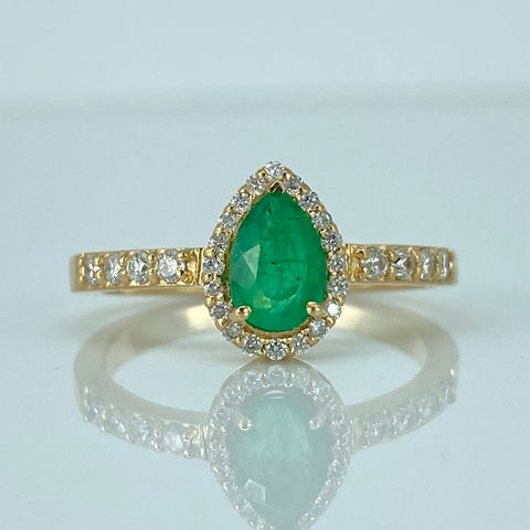Anillo Solitario Lagrima Esmeralda y Diamantes POR FABRICACION Oro amarillo 18k / Talla 6/10 / 4,21 Gr *