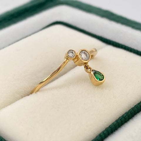 Anillo Colgante Circon Verde Y Blancos Oro amarillo 18k / Talla 6 1/4 / 1,27 Gr *